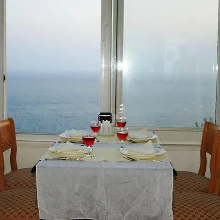 Royal Hotel 3*